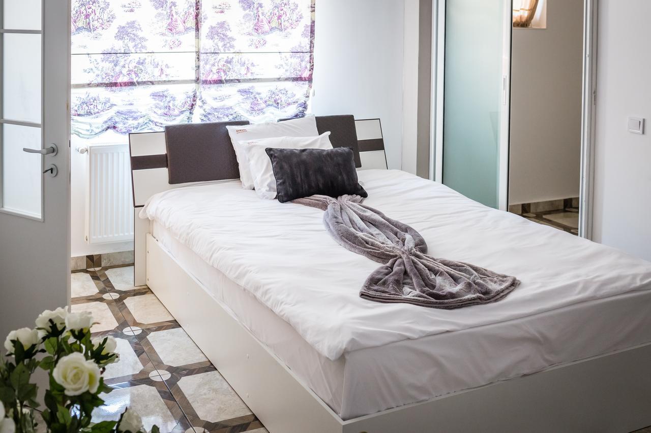 Cleopatra Residence Iasi Bagian luar foto